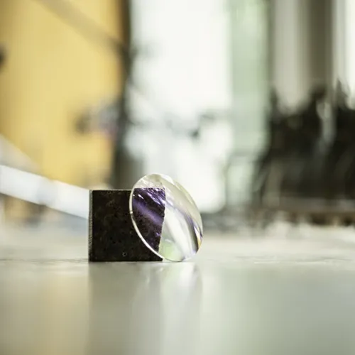 Optical lens showing its clarity